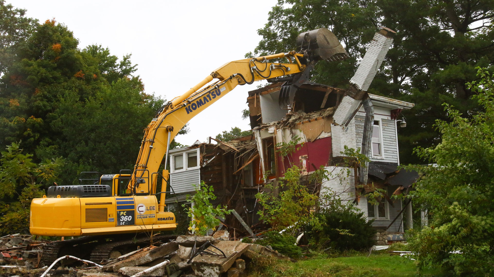 Former White House Restaurant demolition